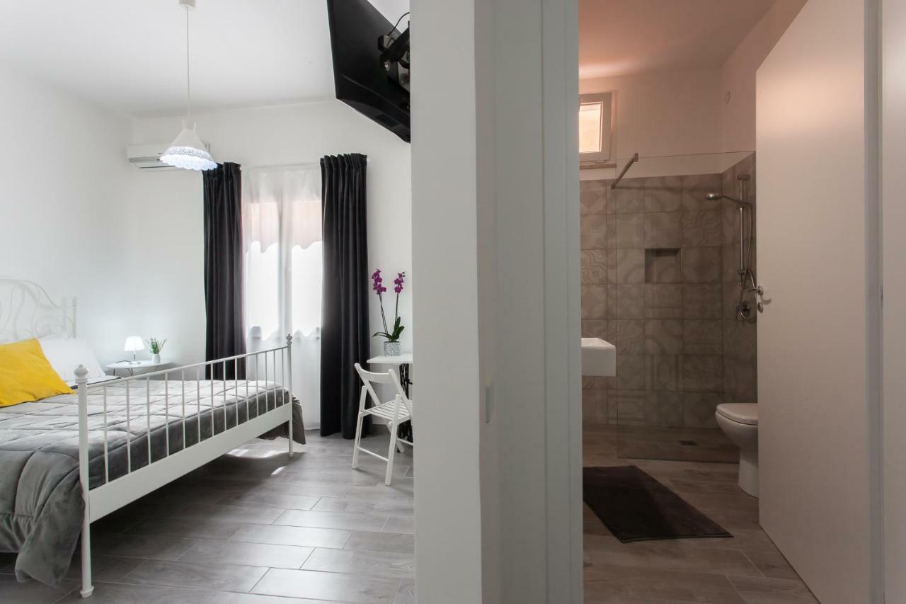 Il Cortile Degli Artisti Bed & Breakfast มาร์ซาลา ภายนอก รูปภาพ